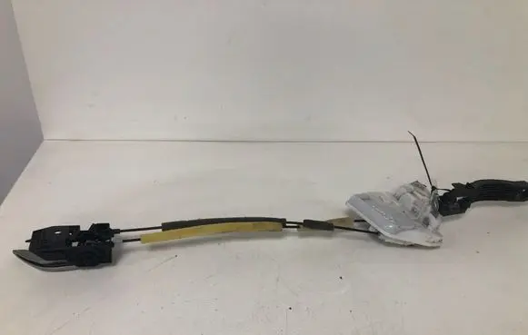 Mazda 3 III Rear door lock K84N