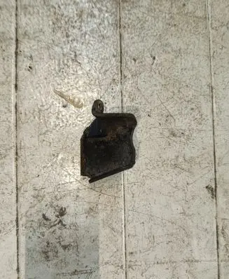Audi A5 8T 8F Fuel pump bracket 
