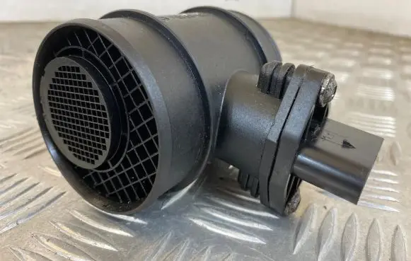 Audi A2 Mass air flow meter 8Z0906461 0281002610