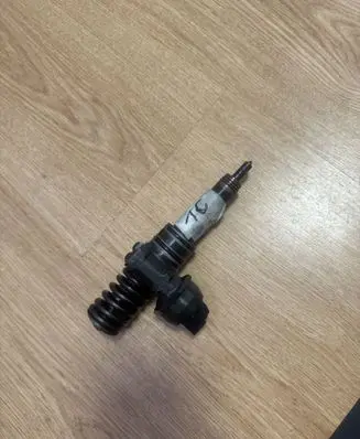Volkswagen Caddy Fuel injector 038130073BN 0414720313