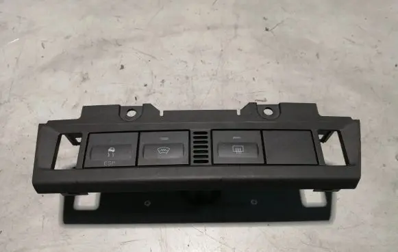 Ford Focus Windscreen/window heater switch 4M5113D734AC