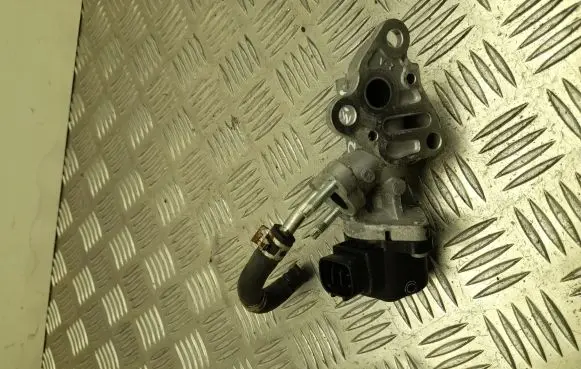 Toyota Yaris EGR valve 2582047020