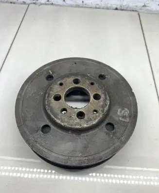 Volkswagen Golf IV Crankshaft pulley 038105243