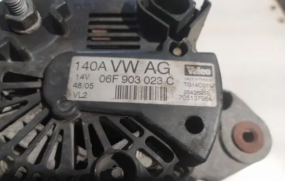 Volkswagen PASSAT B6 Generator/alternator 06F903023C 705137964