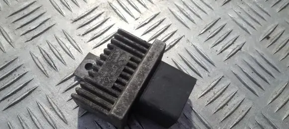Renault Laguna I Glow plug pre-heat relay 7700115078