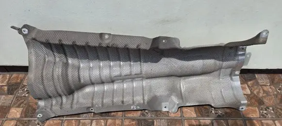 BMW 3 G20 G21 Exhaust heat shield 7428153 1050A