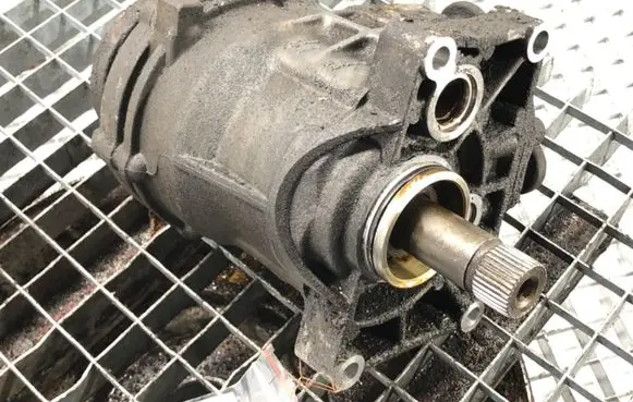 Gearbox transfer box case