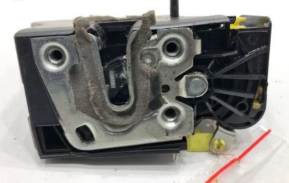 Dacia Duster II Rear door lock 