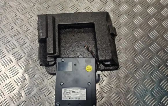 Volkswagen PASSAT B6 Bluetooth control unit module 1K8035730B