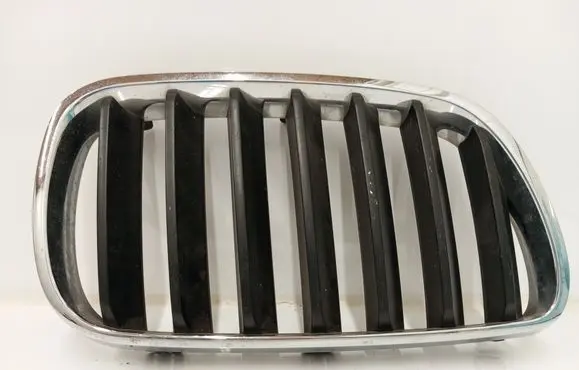 BMW X3 E83 Front grill 3420088