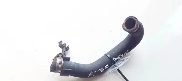 Volkswagen PASSAT B5 Engine coolant pipe/hose 058121050b