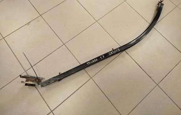 Peugeot Expert Sliding door bottom rail 1498216080