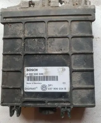 Volkswagen Golf III Engine control unit/module 037906024B 0261200596