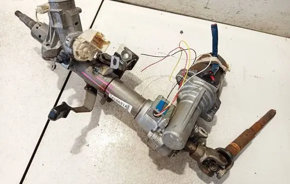 Toyota Yaris Power steering pump
