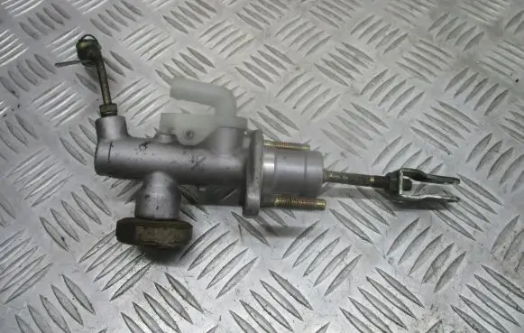 Nissan Primera Clutch slave cylinder 