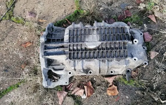 Ford Focus Oil sump BM5G6675BA