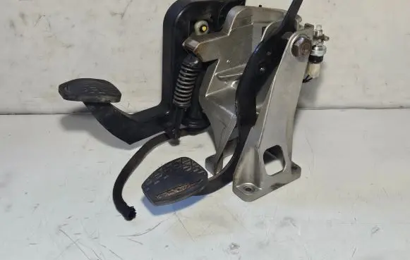 Mercedes-Benz Sprinter W901 W902 W903 W904 Pedal assembly 9012900419 A9012902416