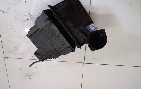 Peugeot 307 Air filter box 