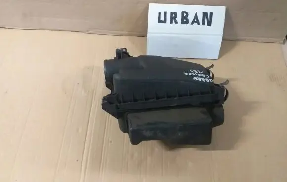 Toyota Urban Cruiser (XP110) Air filter box cover 