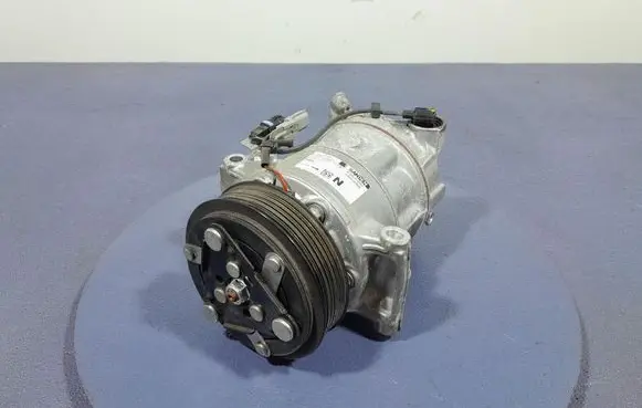 Renault Captur Air conditioning (A/C) compressor (pump) 926006UB0A