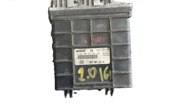 Volkswagen PASSAT B3 Engine control unit/module 357907311A