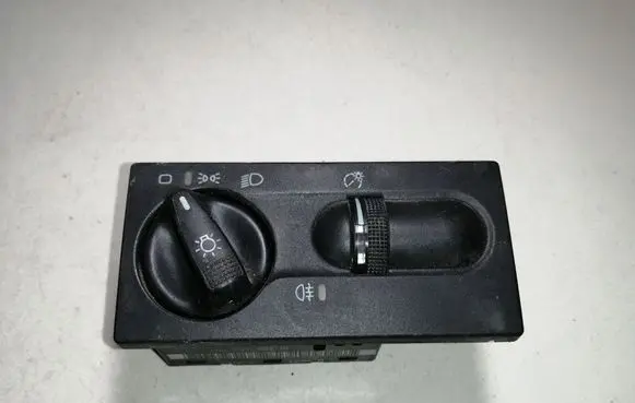Volkswagen Golf III Light switch 1H6941531AF
