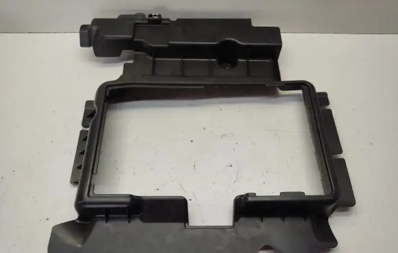 Mercedes-Benz ML W164 Battery tray heat shield A1646843818 A1646802018