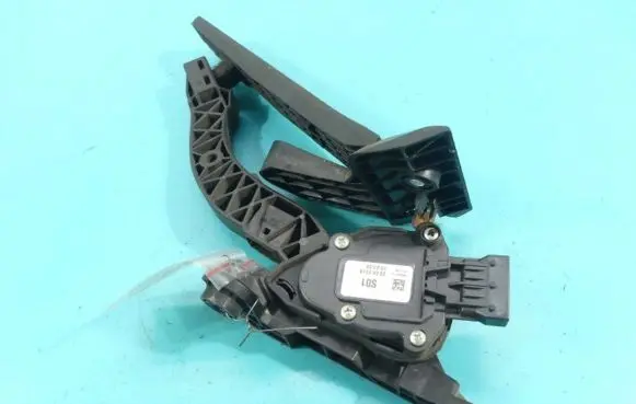 Hyundai Elantra Accelerator throttle pedal 32700-3XXXX IMPRK1175591