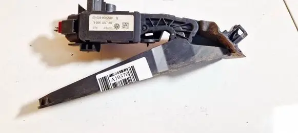Accelerator throttle pedal