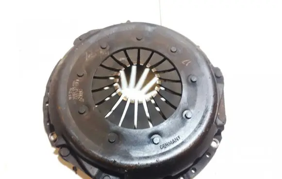 Audi 80 90 B3 Pressure plate 050141117A