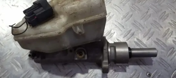 Ford Mondeo Mk III Master brake cylinder 22407779