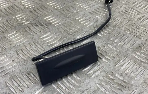 Hyundai Santa Fe Tailgate opening switch 81820S1000