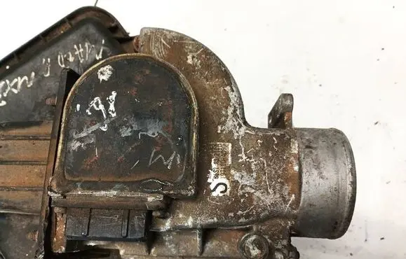 Mazda MX-3 Mass air flow meter b6s713210a 197100-4090