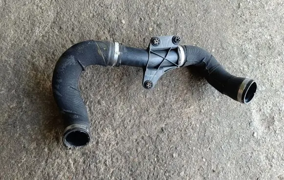 Audi Q5 SQ5 Intercooler hose/pipe 8K0145673