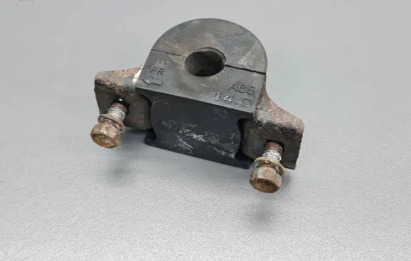 Honda Accord Sway bar bush bracket, rear 