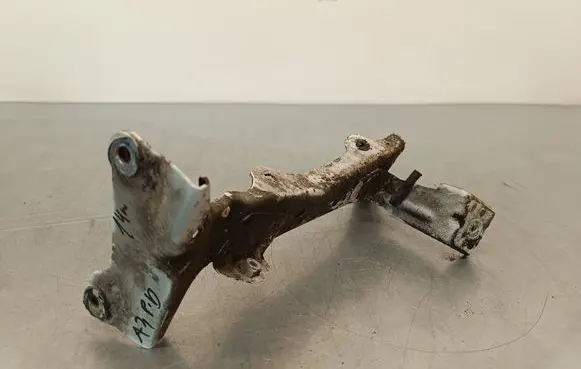 Audi A3 S3 8V Headlight/headlamp mounting bracket 8V0821184 0714