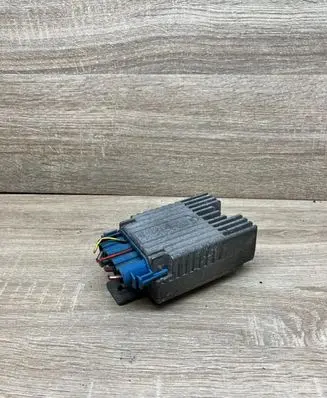 Mercedes-Benz E W210 Coolant fan relay A0275458032