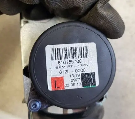 Volvo S60 Front seatbelt P39818841