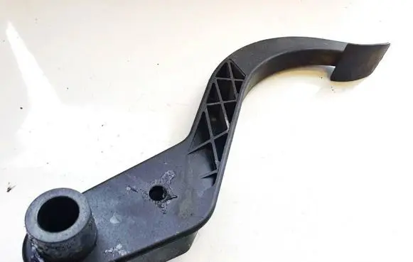 Opel Astra G Clutch pedal 90539237 28870