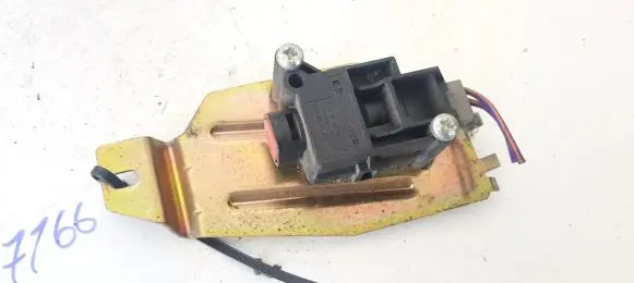 Ford Mondeo MK I Fuel cut-off switch 92413483e3