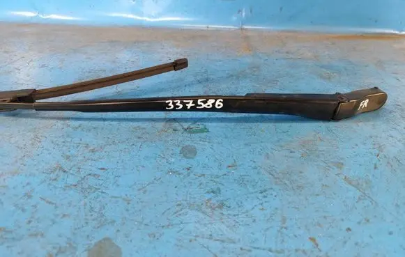 Ford Expedition Front wiper blade arm JL1Z17526B