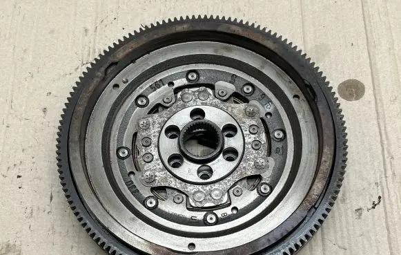 Volkswagen Transporter - Caravelle T5 Flywheel 111218041A 2295000324