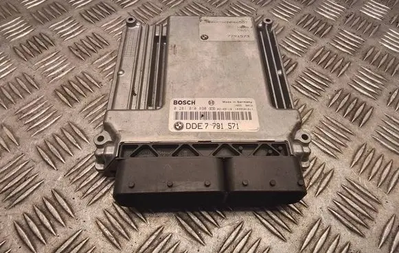 BMW 7 E65 E66 Engine control unit/module 0281010898 7791571 7791573