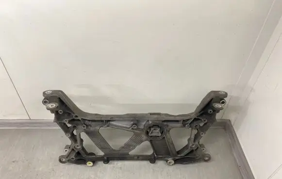 Volkswagen PASSAT B8 Front subframe 3Q0199369D