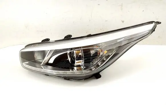 KIA Ceed Headlight/headlamp 92101A2070