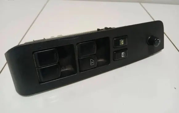Nissan X-Trail T31 Electric window control switch