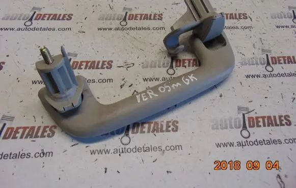 Toyota Corolla Verso AR10 Rear interior roof grab handle