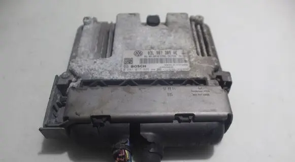 Volkswagen PASSAT B7 Engine control unit/module ECU 0281017946