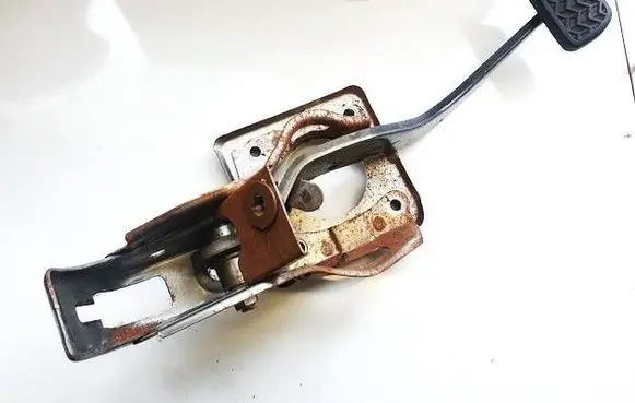 Toyota Avensis T250 Brake pedal 16096a01 07607