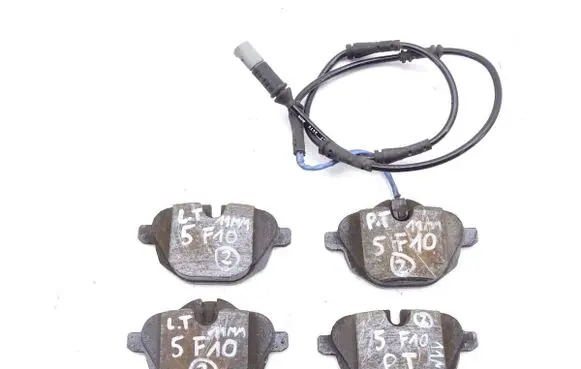 BMW 5 F10 F11 Brake pads (rear) 613568